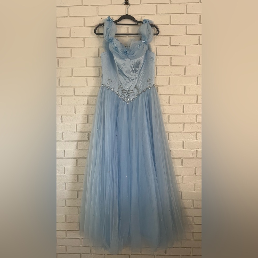 Light Blue Tulle Prom Dress Size 4 Beaded Bodice A-Line Formal Gown Princess